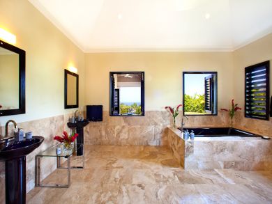 Luxury Montego Bay Vacation Villa with Guest House Sleeps 18