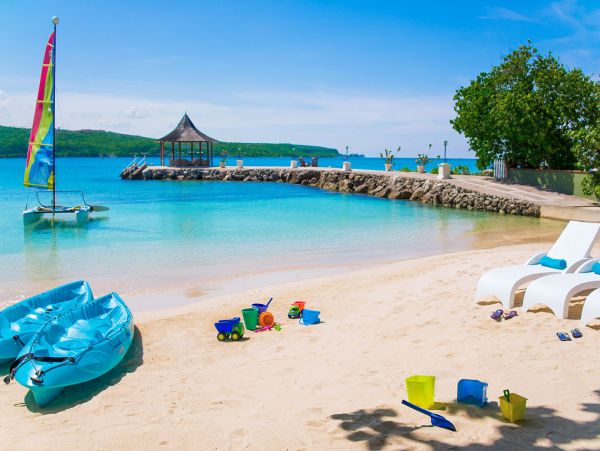 Jamaica Luxury 9-Bedroom Luxury Vacation Villa Private Beach