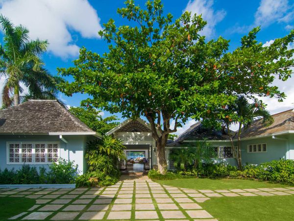 Jamaica Luxury 9-Bedroom Luxury Vacation Villa Private Beach