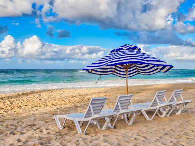 Runaway Bay Beachfront Luxury Vacation Villa