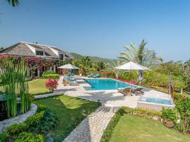 The Ultimate Luxury Sandy Bay Villa Sleeps 16