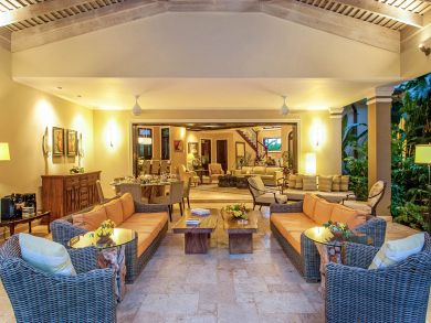 Montego Bay Luxury A Great Home with Media Room Hot Tub Pool