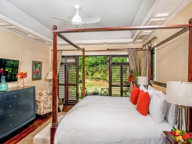 Montego Bay Luxury A Great Home with Media Room Hot Tub Pool