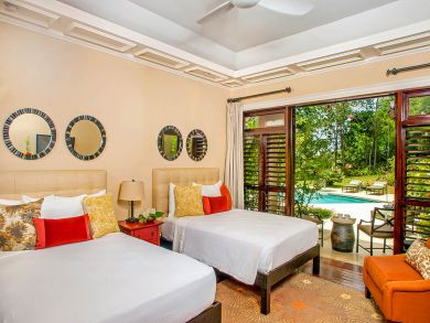 Montego Bay Luxury A Great Home with Media Room Hot Tub Pool