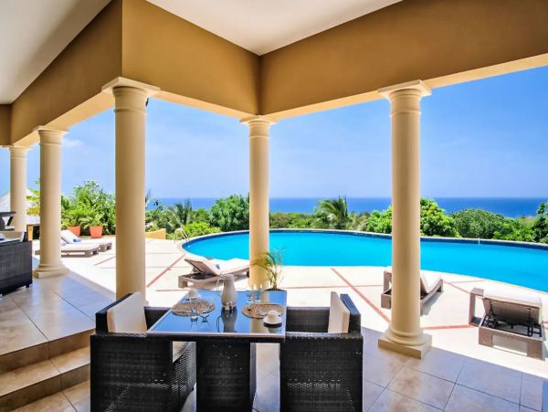 Twelve Bedroom Luxury Vacation Villa in Jamaica Sleeps 24