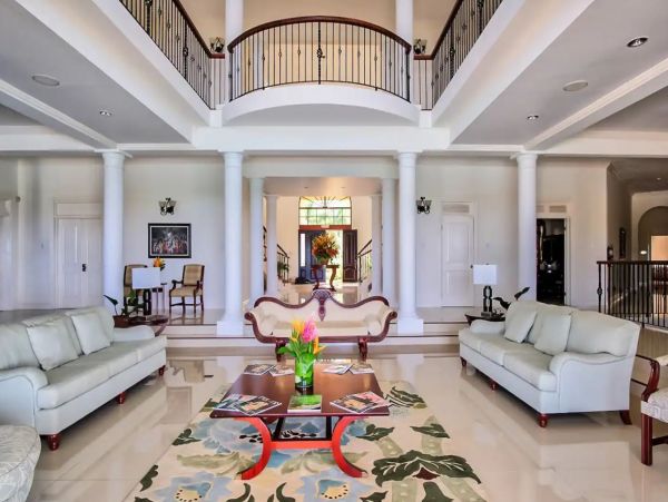 Twelve Bedroom Luxury Vacation Villa in Jamaica Sleeps 24