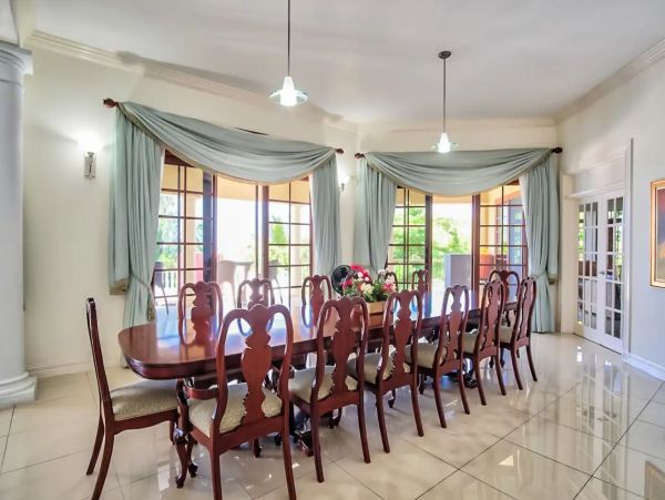 Twelve Bedroom Luxury Vacation Villa in Jamaica Sleeps 24