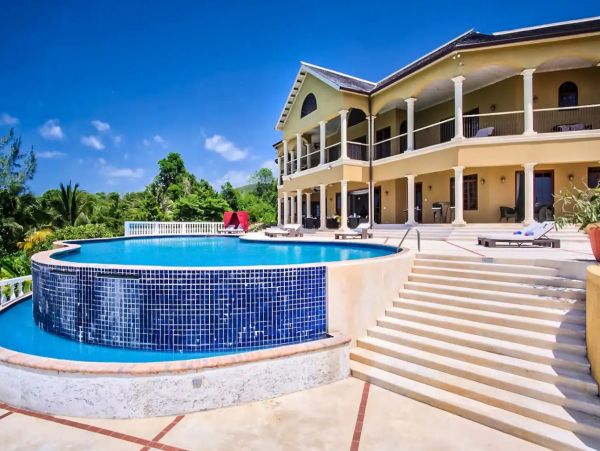 Twelve Bedroom Luxury Vacation Villa in Jamaica Sleeps 24