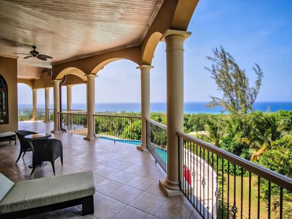 Twelve Bedroom Luxury Vacation Villa in Jamaica Sleeps 24