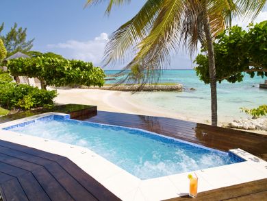 Ocho Rios Five Bedroom Staffed, Pool Vacation Villa on Beach