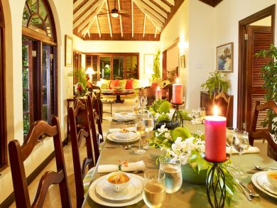 Ocho Rios Five Bedroom Staffed, Pool Vacation Villa on Beach