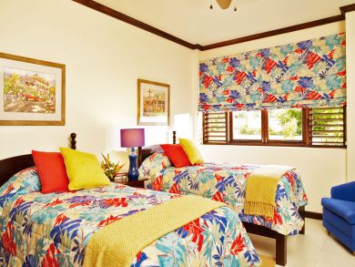 Ocho Rios Five Bedroom Staffed, Pool Vacation Villa on Beach