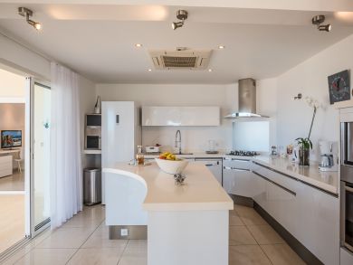 St. Barts Home 897841