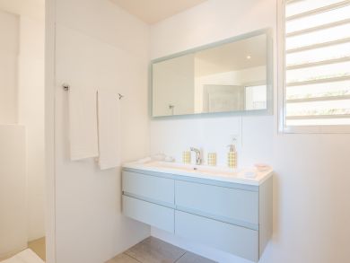 St. Barts Home 897841