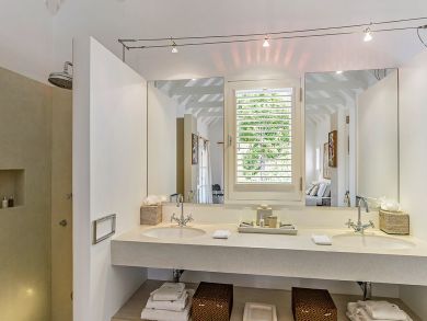 St. Barts Home 897844