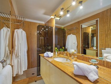St. Barts Home 897845