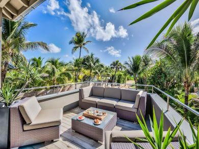 St. Barts Beachfront Four Bedroom Luxury Vacation Rental Home St. Barts Beachfront Four Bedroom Luxury Vacation Rental Home