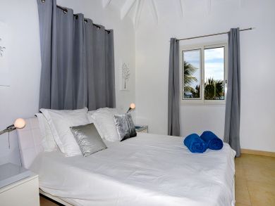 St. Barts Home 897853