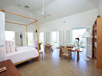 St. Barts Home 897858