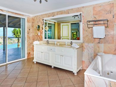 St. Barts Home 897870