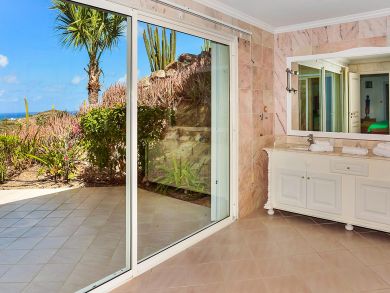 St. Barts Home 897870
