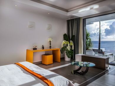 St. Barts Home 897876