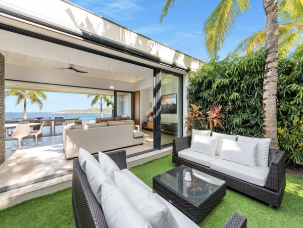 Anse Des Cayes St Barts Luxury Villa Pool & Staff