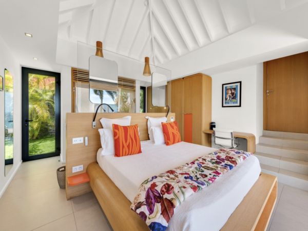Anse Des Cayes St Barts Luxury Villa Pool & Staff