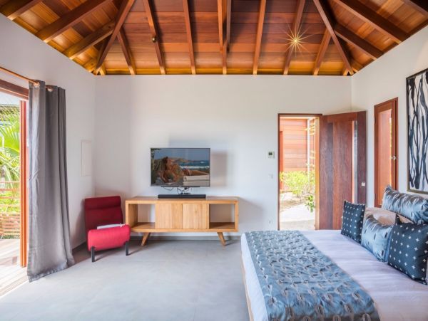 St. Barts Home 897888