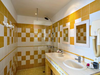 St. Barts Home 897889