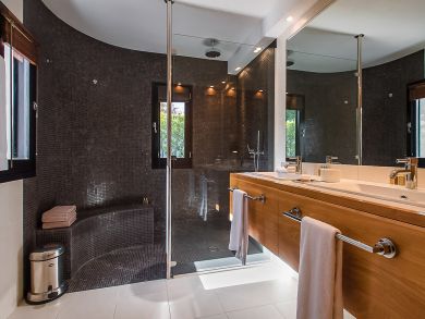 St. Barts Home 897893