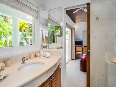 ST. BARTHS 4 BEDROOM LUXURY VILLA WITH POOL AND VIEW