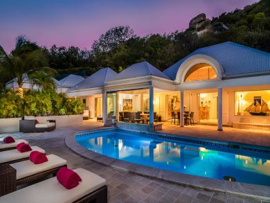 ST. BARTHS 4 BEDROOM LUXURY VILLA WITH POOL AND VIEW