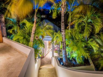 ST. BARTHS 4 BEDROOM LUXURY VILLA WITH POOL AND VIEW