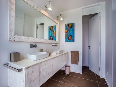 St. Barts Home 897899