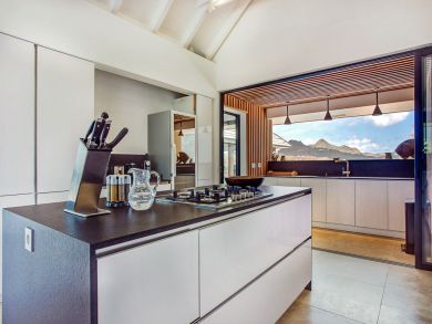 St. Barts Home 897904