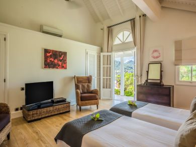 St. Barts Home 897911