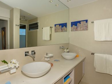 St. Barts Home 897913