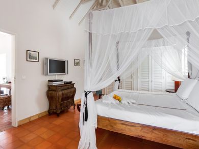 St. Barts Home 897920