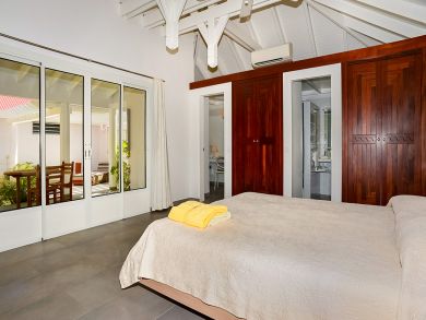 St. Barts Home 897926