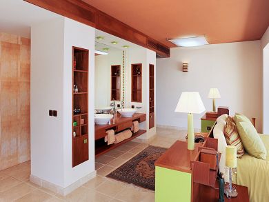 St. Barts Home 897928