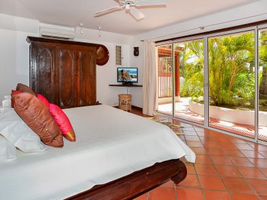 St. Barts Home 897942