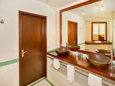 St. Barts Home 897942