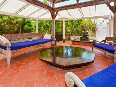 St. Barts Home 897942