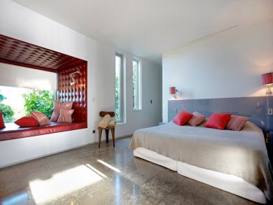 St. Barts Home 897944
