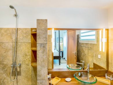 Walk-in Shower Walk-in Shower