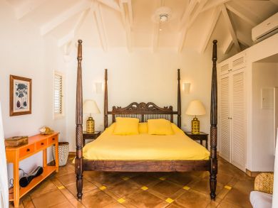 St. Barts Home 897963
