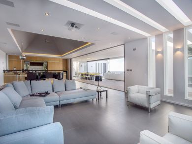St. Barts Home 897964