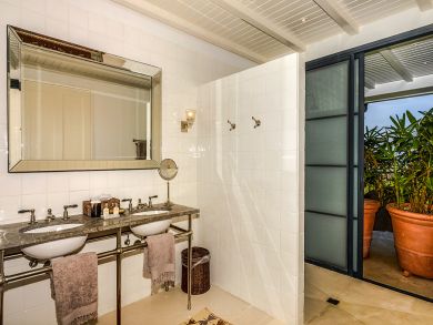 St. Barts Home 897967