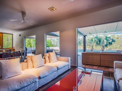 St. Barts Home 897973